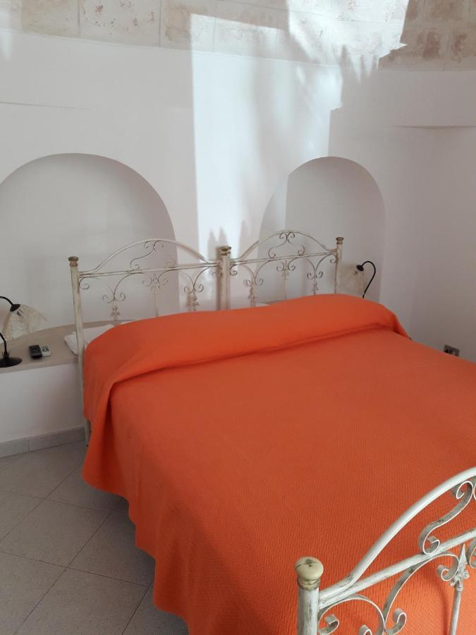Trulli Convertini Locorotondo